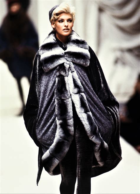 fendi linda|linda evangelista fashion show.